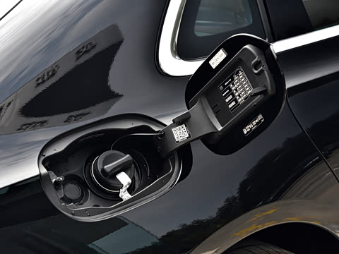 2026�� �Ŀ� E 300 L ������