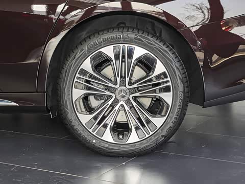 2026�� E 300 L ������