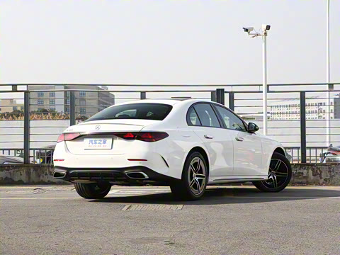 2026�� E 300 ʱ�����˶���