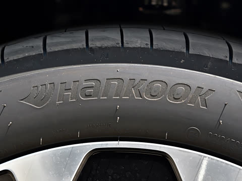 2026�� �Ŀ� E 300 L ������