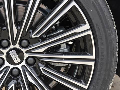 2026�� 225km EM-i Զ�����ǺӰ�