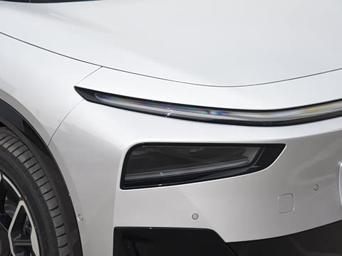 2026�� ���� 1704 Max �Ƽ���