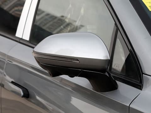 2027�� 2.0T �Զ�������ӥ500��