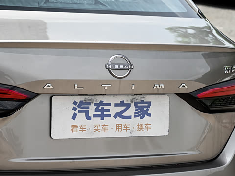 2025�� 2.0L XL-TLS ������