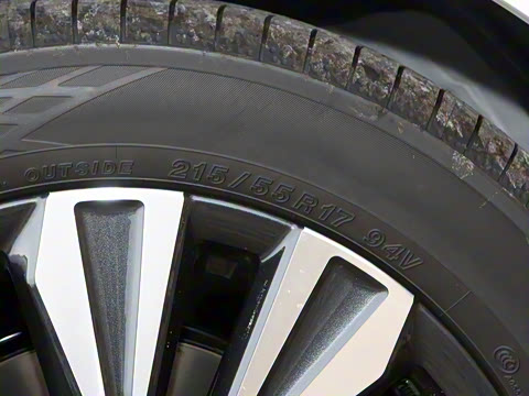 2025�� 2.0L XL-TLS ������