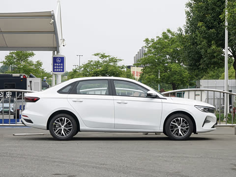 2027�� ���� 1.5L CVT������