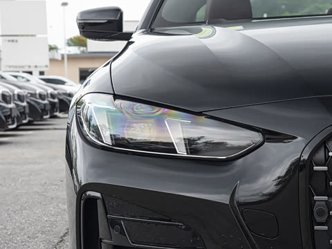 2026�� 430i M�˶���ҹ��װ