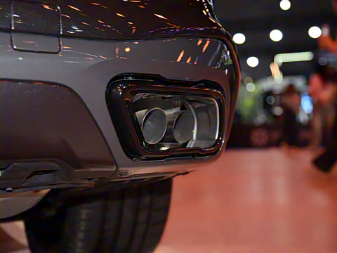 2025�� xDrive 40Li ������M�˶���ҹ��װ