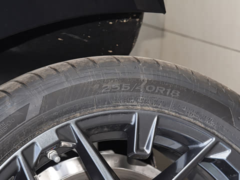 2026�� 330Li ������ M�˶���ҹ��װ