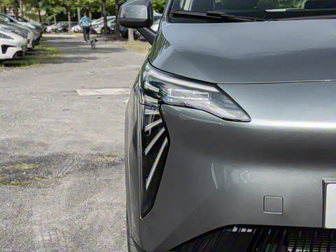 2025�� Plus 610 ������