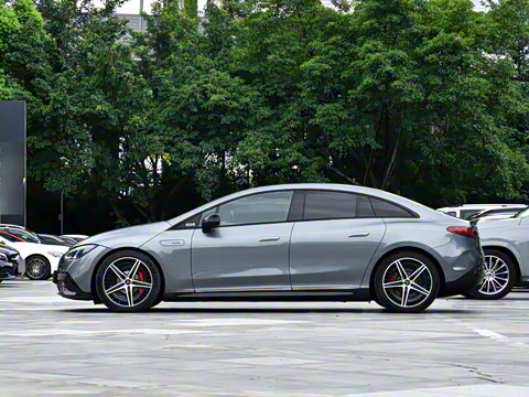 2023�� AMG EQE 53 4MATIC+