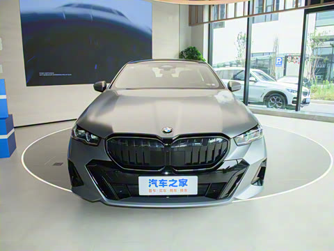 2025�� 525Li M�˶���װ