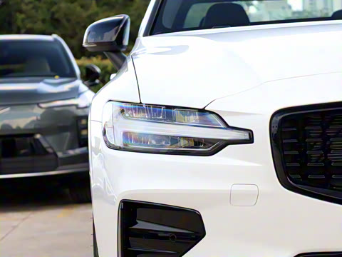 2026�� B4 ��Զ�˶���