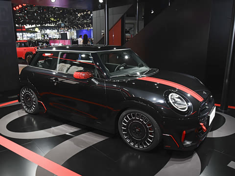 2025�� JOHN COOPER WORKS