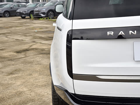 2026�� 3.0 L6 400PS HSE�����
