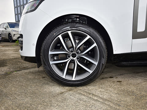 2026�� 3.0 L6 400PS HSE�����