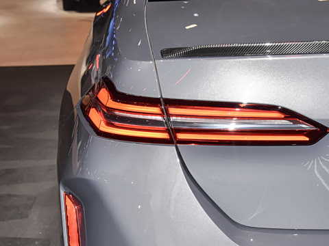 2025�� M5