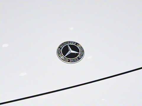 2025�� �Ŀ� E 300 �������˶���