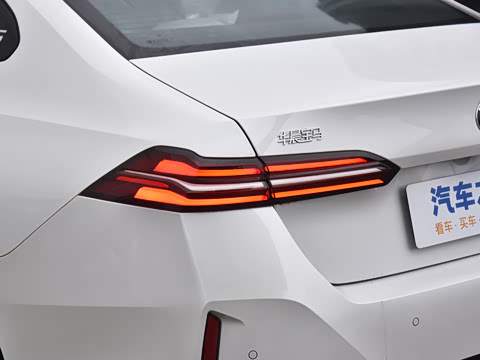 2026�� �Ŀ� 530Li ������ M�˶���װ