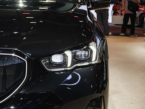 2026�� �Ŀ� 530Li ������ M�˶���װ