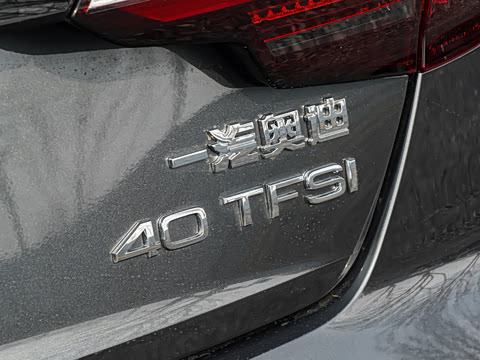 2026�� 200���������� 40 TFSI ����������