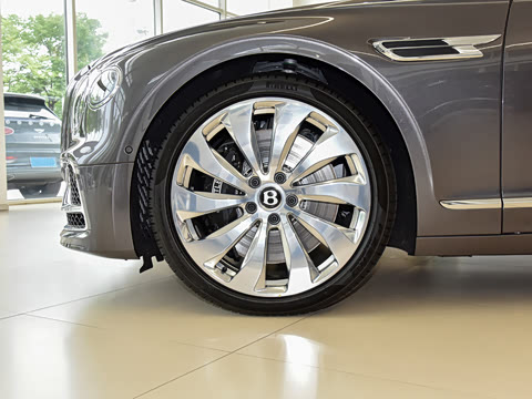 2024�� V8 Edition 8