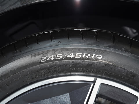 2026�� �Ŀ� eDrive 40L M�˶���װ