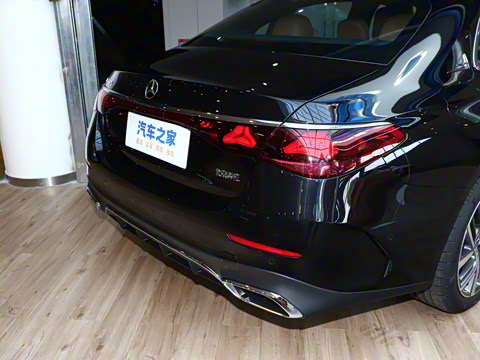 2026�� E 300 L ʱ���˶���