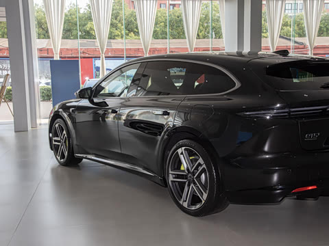 2025�� �ھ������ 75kWh Touring