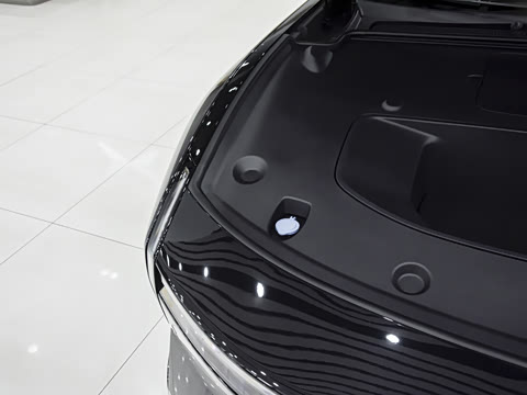2025�� 820 Max