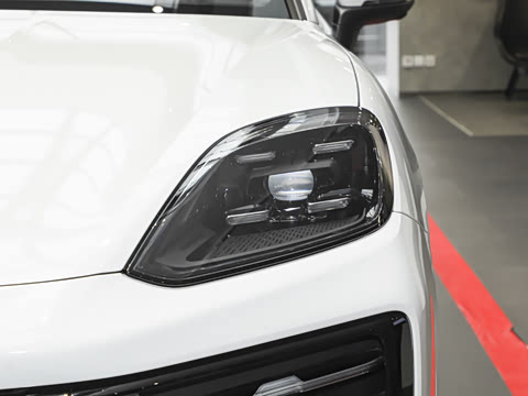 2026�� Cayenne Coup�� 3.0T