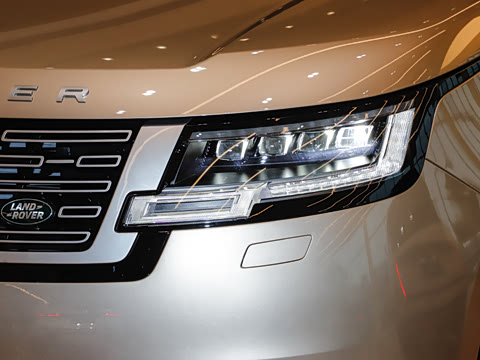 2026�� 3.0 L6 400PS AB�����