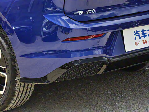 2025�� �Ŀ�� 300TSI R-Line