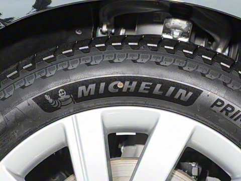 2025�� 3.0 L6 360PS ʢ����