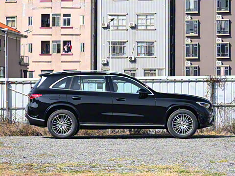 2026�� GLC 300 L 4MATIC ������ 7��