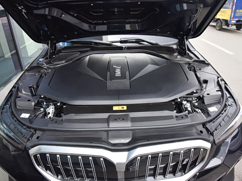 2026�� �Ŀ� eDrive 35L M�˶���װ