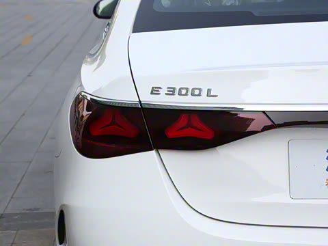 2025�� �Ŀ� E 300 L ʱ���˶���