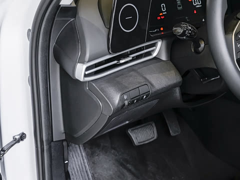 Hyundai Elantra · 2026 модельный год · 1.5L CVT GLX, элитное: каталожная фотография 12 из 20