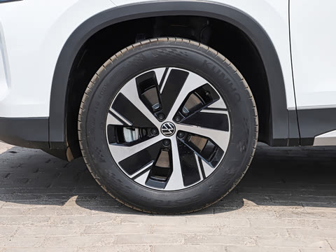 2026�� ̽��L 330TSI ������Ӣ