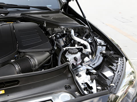 2026�� �Ŀ� E 300 L �����