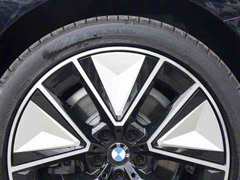 2026�� eDrive 40 L ��ҹ�˶���װ