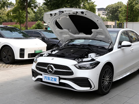 2026�� �Ŀ� C 260 L �˶������