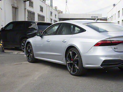 2025�� 55 TFSI quattro ������