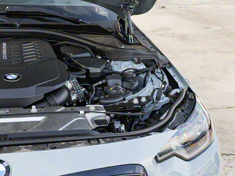 2025�� M240i xDrive