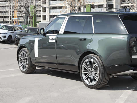 2026�� 3.0 L6 400PS AB�����