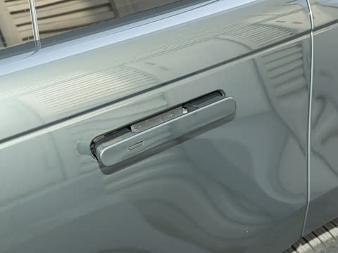 2026�� 3.0 L6 400PS AB�����