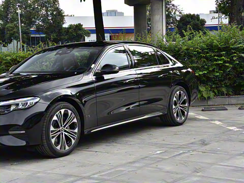 2026�� E 300 L ������