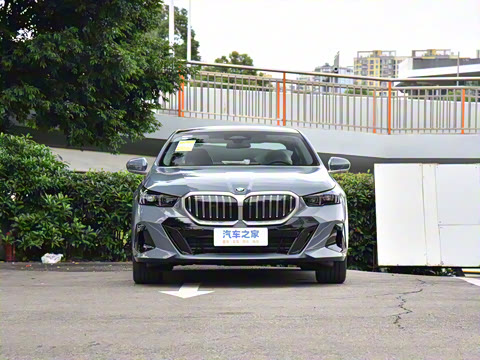 2026�� 530Li ������ M�˶���װ