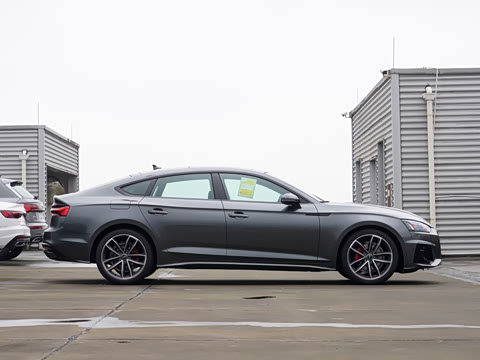 2025�� Sportback ��ذ� 40 TFSI quattro ����������