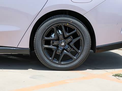 2026�� 535 MAX+�����